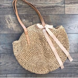Straw Shoulder Bag w/Bow Detail